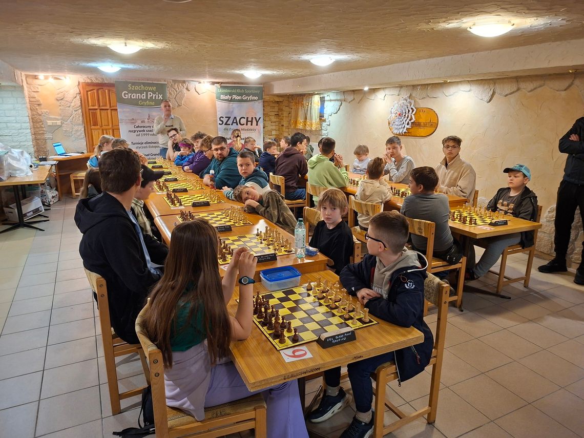 Szymon Soszka triumfuje w Klubie Nauczyciela! Emocje i kalkulacje w IV turnieju Grand Prix Gryfina 2026