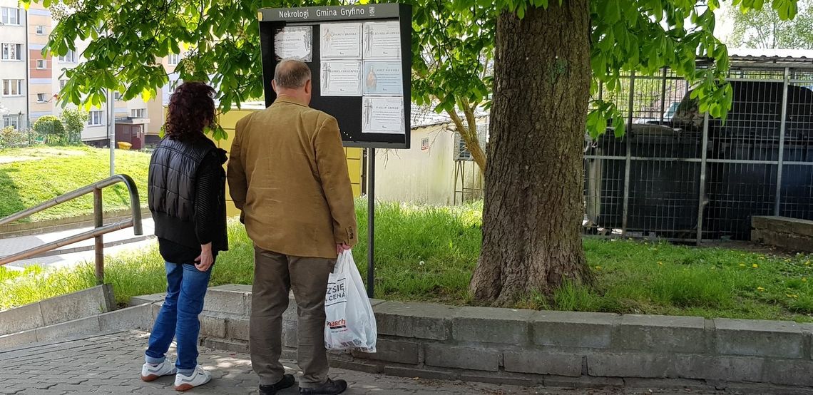 Tablice w Gryfinie i Chojnie zapełniły się nowymi klepsydrami Tablice w Gryfinie i Chojnie zapełniły się nowymi klepsydrami
