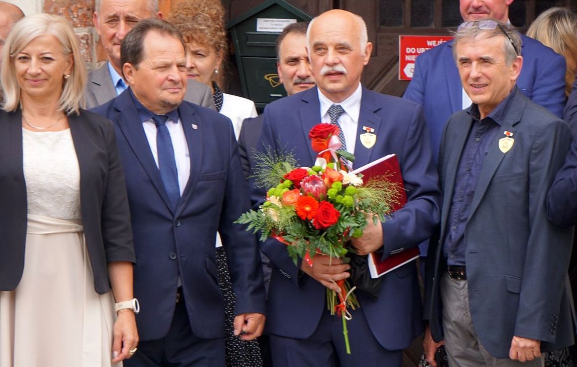 Tadeusz Kołucki z Gryfina i trzy inne osoby zasłużone dla gminy [FOTO, WIDEO]