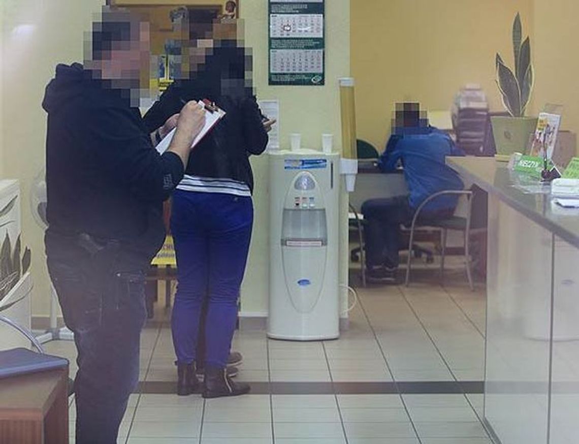 Tak pracownicy banku i policjanci zapobiegli oszustwu na funcjonariusza CBŚP Tak pracownicy banku i policjanci zapobiegli oszustwu na funcjonariusza CBŚP