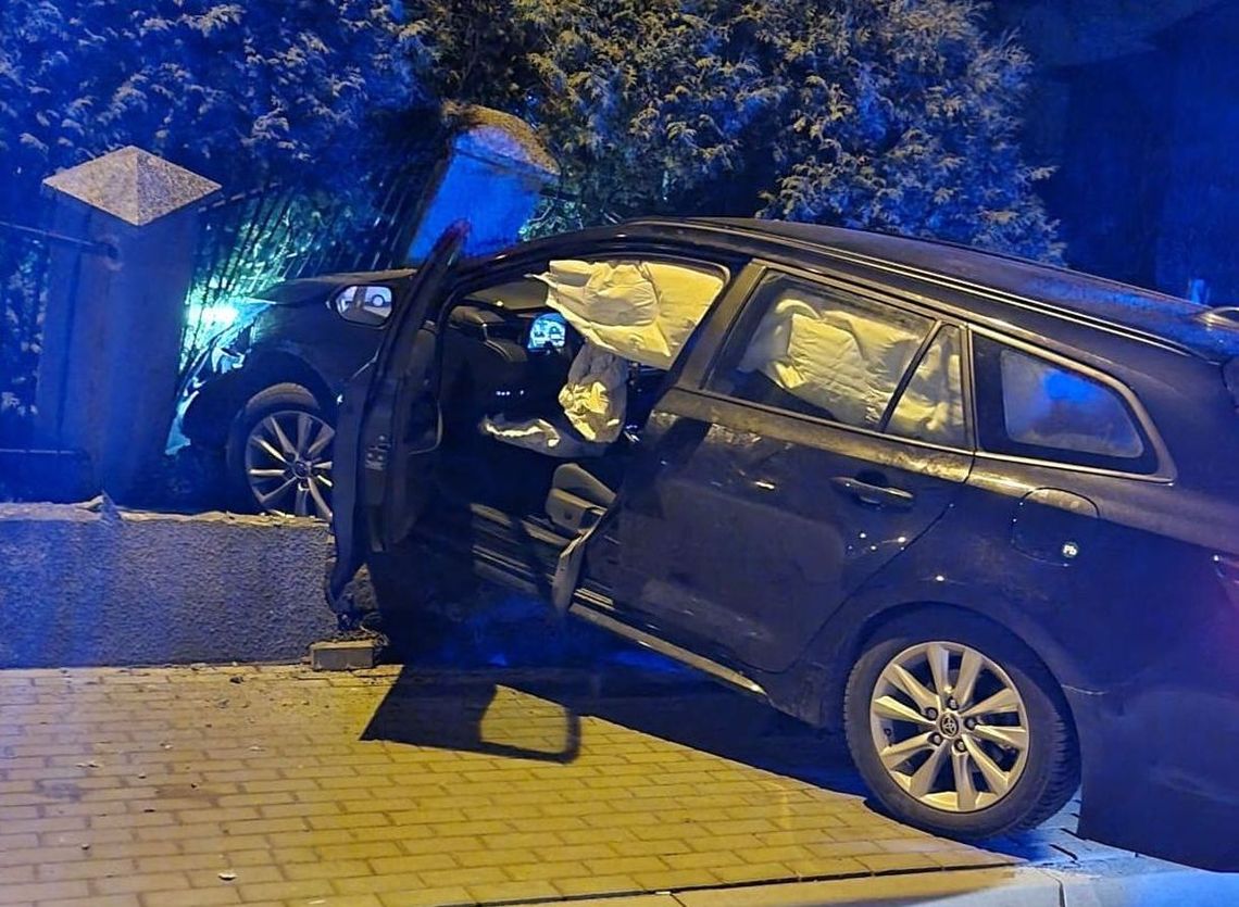 Jak to się stało, że wjechał w ogrodzenie?