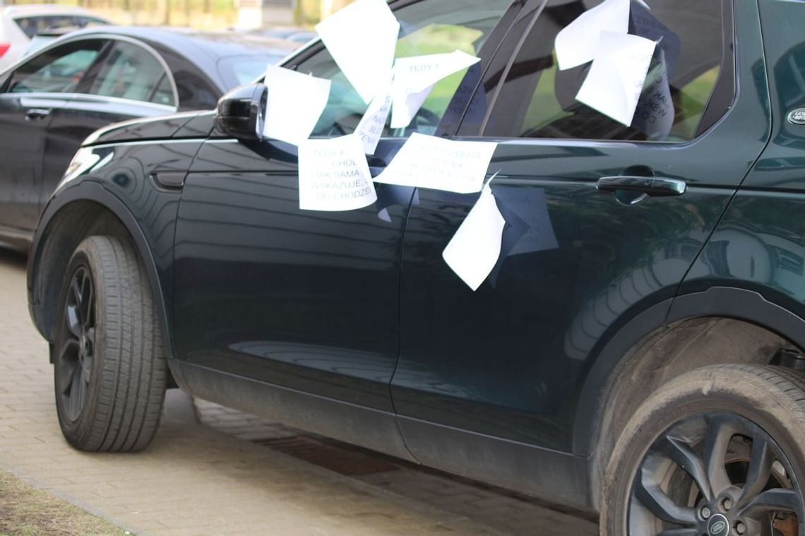 Tak ukarali go za zaparkowanie na chodniku Tak ukarali go za zaparkowanie na chodniku