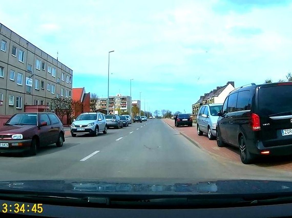 Tak zaparkowane auta ograniczają płynność ruchu