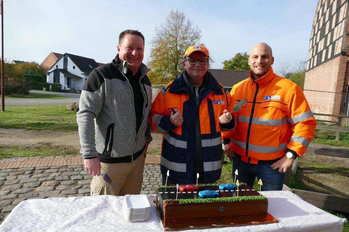 Takiego tortu na otwarcie jeszcze nie było! Zobaczcie sami [FOTO]