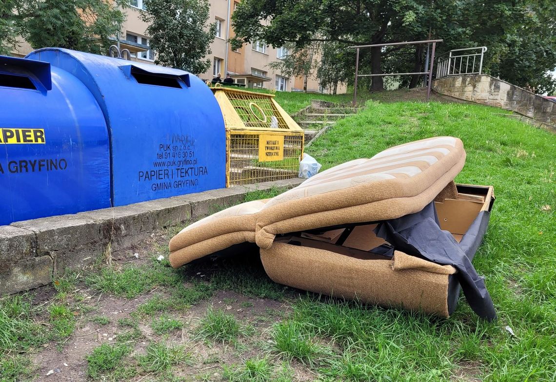 Tapczan w centrum osiedla Tapczan w centrum osiedla