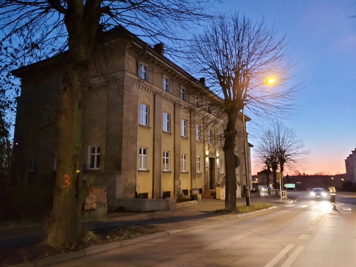 Te drzewa pójdą pod topór?! – obawia się czytelnik. Burmistrz nie odpowiada na pytania Te drzewa pójdą pod topór?! – obawia się czytelnik. Burmistrz nie odpowiada na pytania