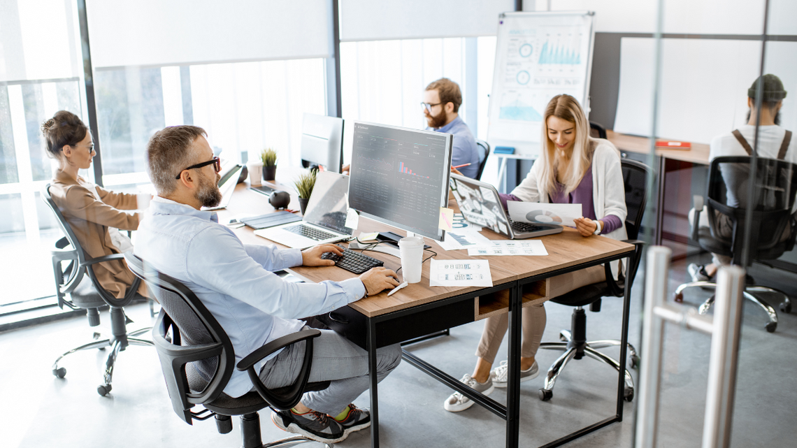 Sztuczna inteligencja zabierze części z nas prace? Sprawdź, jakich zawodów to dotyczy