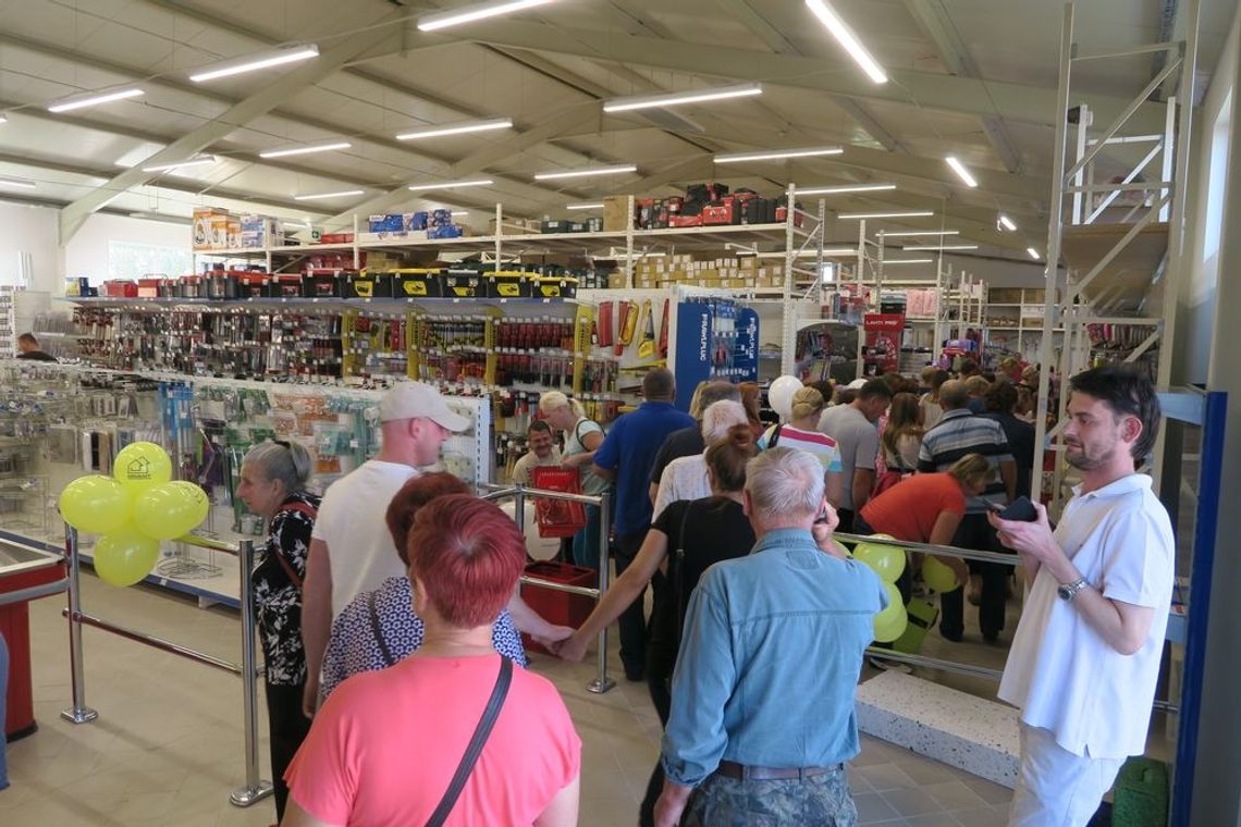 Tłumy w nowym markecie Tłumy w nowym markecie