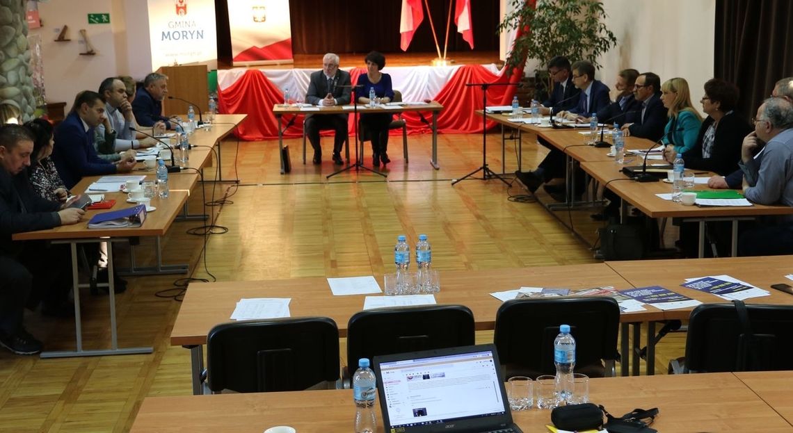 To ostatnia sesja w tym roku To ostatnia sesja w tym roku