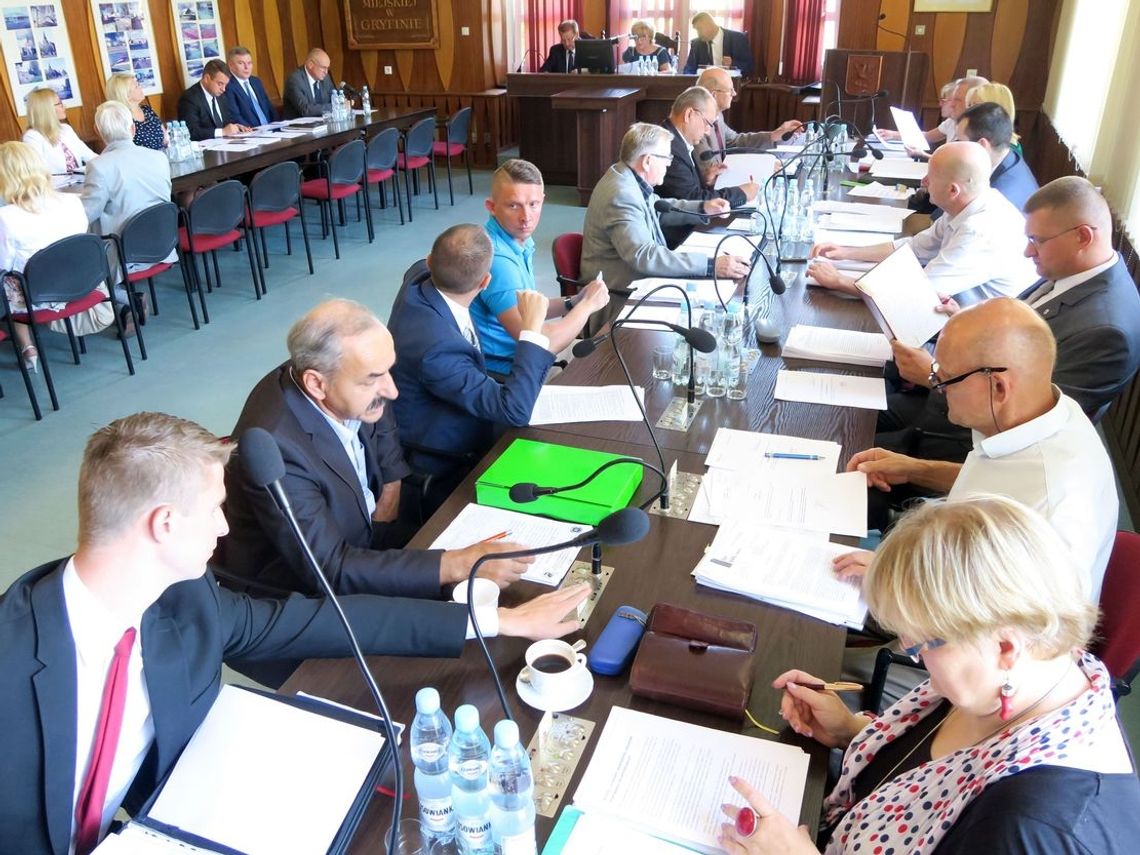 To radni uchwalili drastyczne podwyżki. Ich też trzeba odwołać! – uważają inicjatorzy referendum To radni uchwalili drastyczne podwyżki. Ich też trzeba odwołać! – uważają inicjatorzy referendum