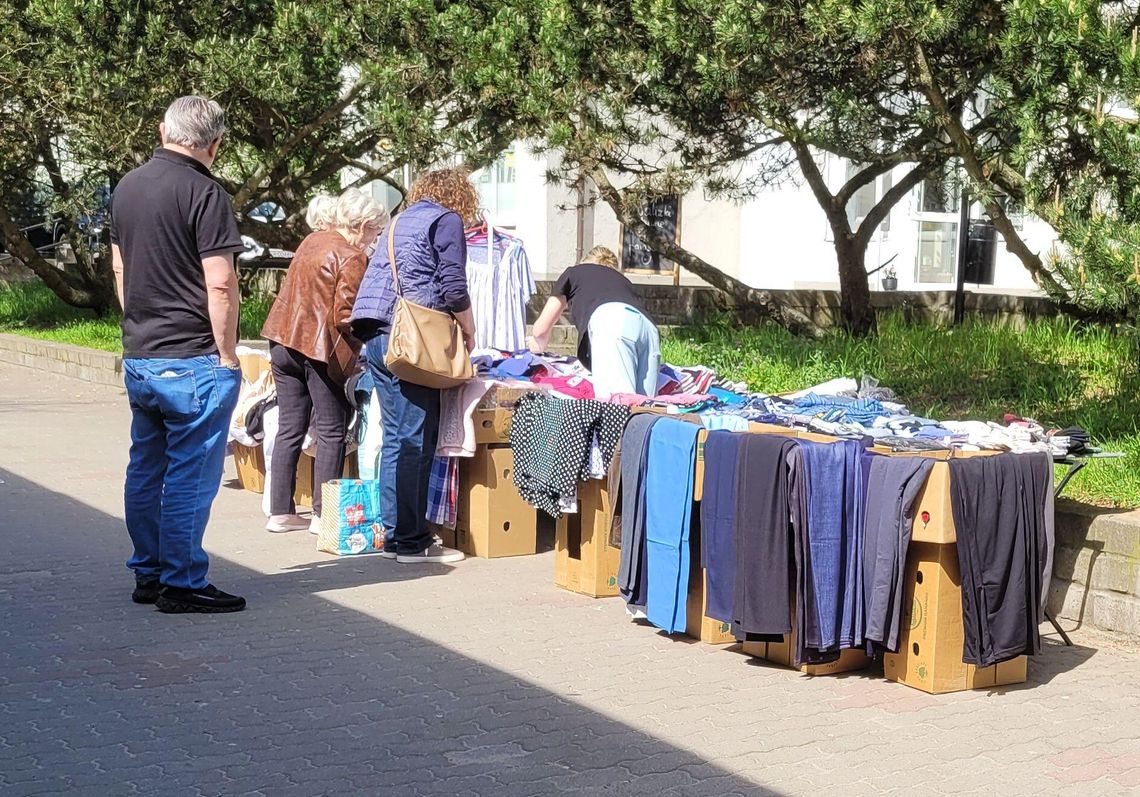 Tolerują handel na murkach w przejściach. O co chodzi władzom miasta?
