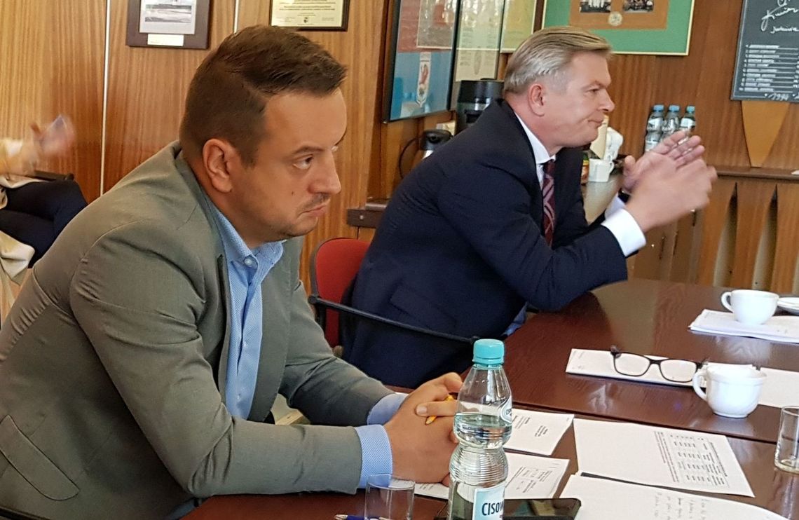 Tomasz Miler rekomendował sprzedaż  kortów i GEM-a