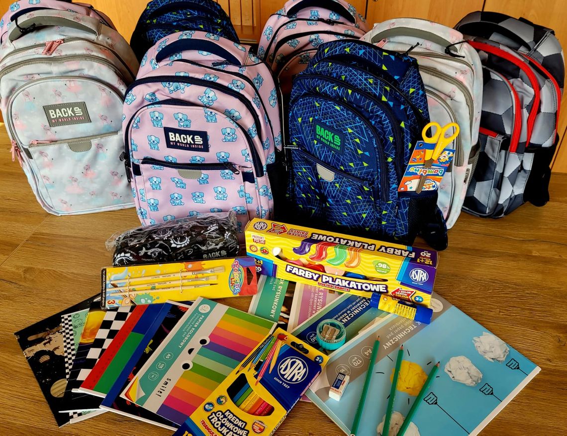 Tornistry z wyposażeniem przekazano 16 pierwszoklasistom Tornistry z wyposażeniem przekazano 16 pierwszoklasistom