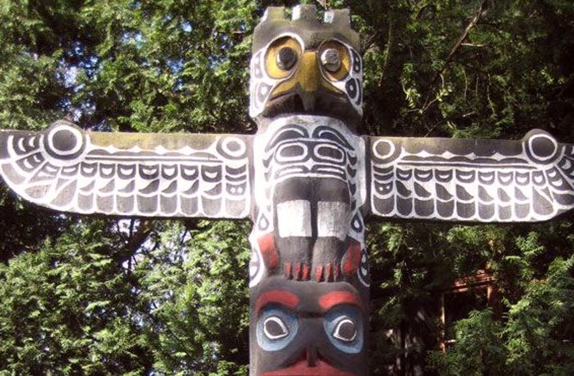 Totem stanie na zasłużonym miejscu Totem stanie na zasłużonym miejscu