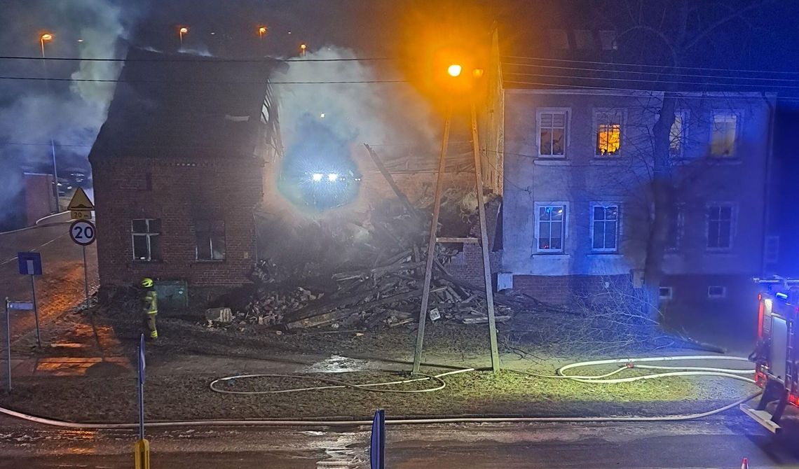 Tragedia w Gryfinie - spłonął historyczny budynek. Akcja ratunkowa [FOTO]