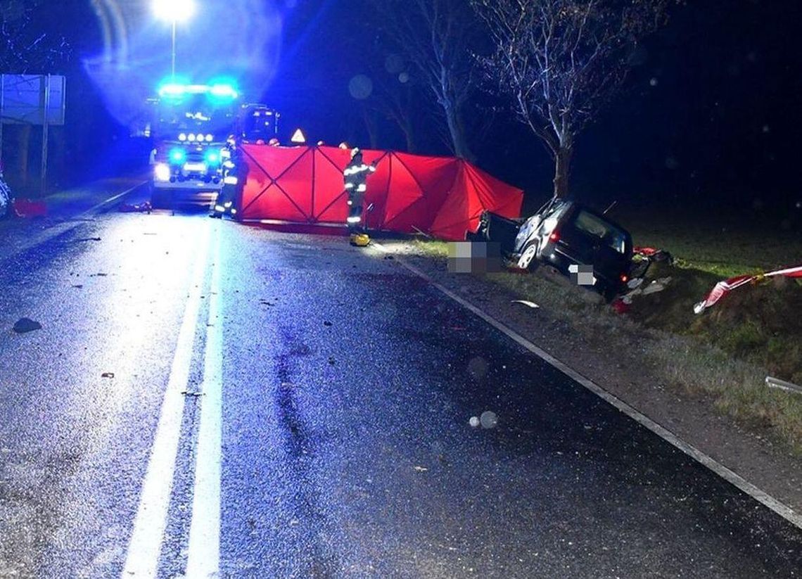 Tragiczny wypadek na południu powiatu gryfińskiego.  Nie żyje 60-letni motorowerzysta