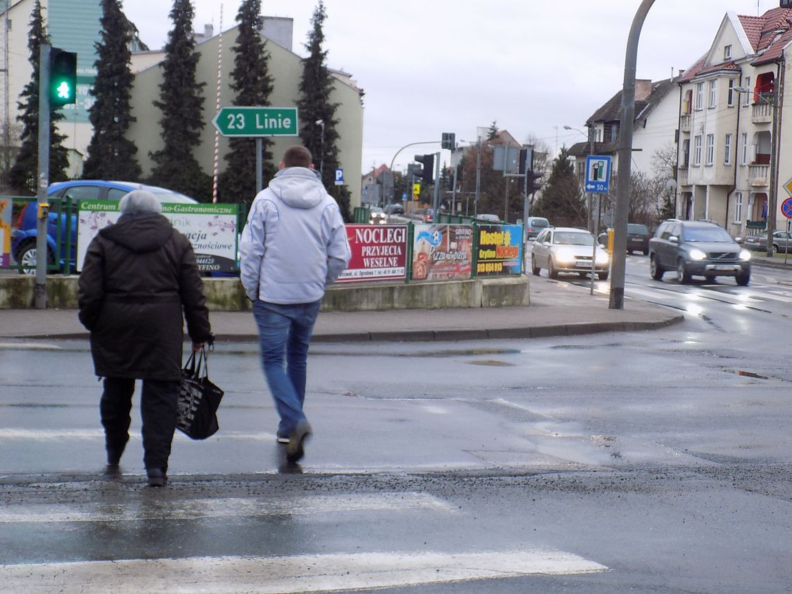 Trudno zdążyć z przejściem na drugą stronę Trudno zdążyć z przejściem na drugą stronę