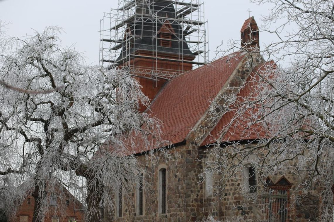 Trwa remont wieży kościoła, skąd skradziono figurkę anioła
