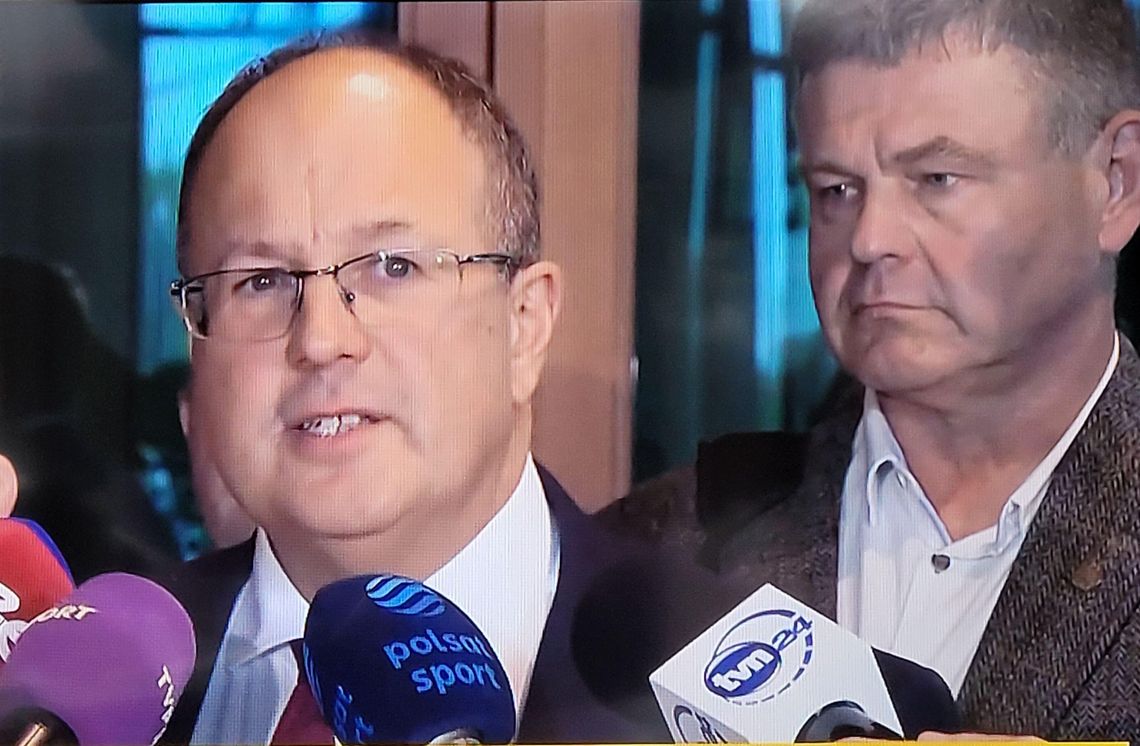 Trzęsienie ziemi w PKOl: Tomasz Siergiej z powiatu gryfińskiego przy odwołaniu Piesiewicza. Trzęsienie ziemi w PKOl: Tomasz Siergiej z powiatu gryfińskiego przy odwołaniu Piesiewicza.