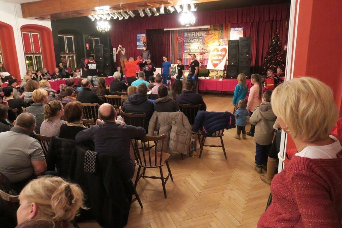 Tutaj w finale WOŚP wychodzą na zewnątrz. Grają też w zimnej wodzie