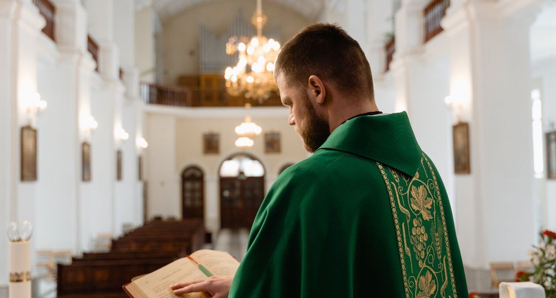 Raport z kościelnej tacy: Księża ujawniają kwoty i wydatki. Gdzie zbierają najwięcej? Raport z kościelnej tacy: Księża ujawniają kwoty i wydatki. Gdzie zbierają najwięcej?