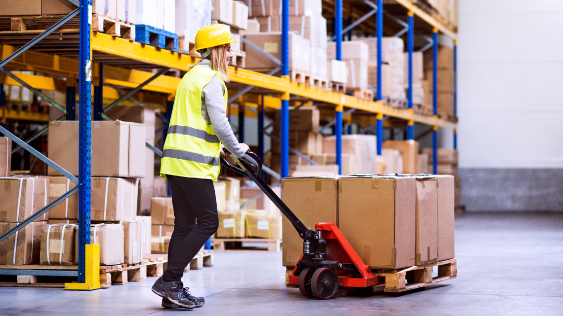 Sprawdź, czy dostajesz średnią zarobków w Polsce. Mediana wynagrodzeń mniej optymistyczna