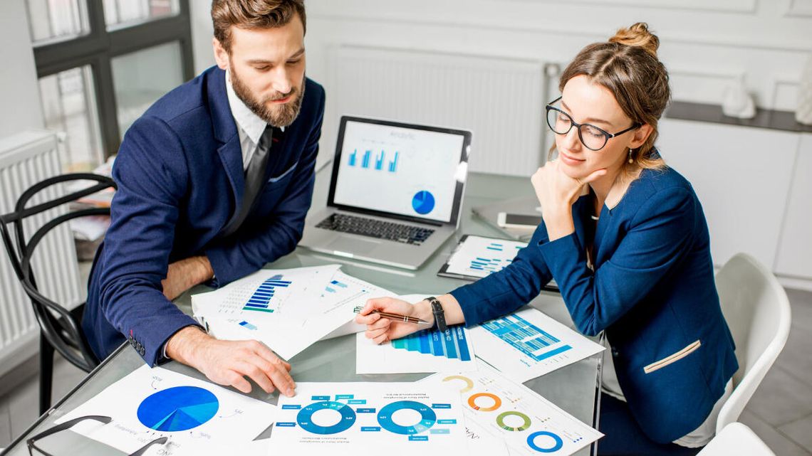 Zarobki w NFZ. Jedna grupa zawyża średnią Zarobki w NFZ. Jedna grupa zawyża średnią