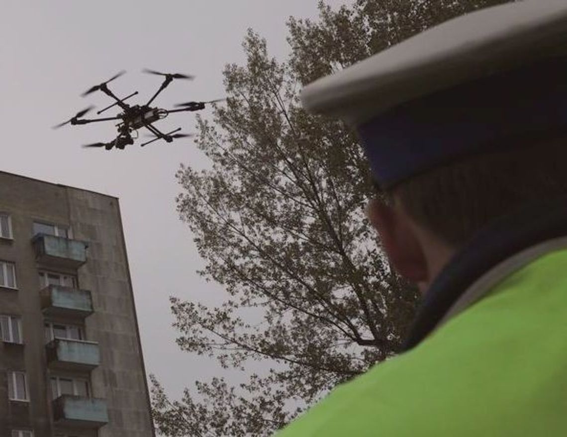 Uciążliwe loty dronów nad posesją można zgłosić policji