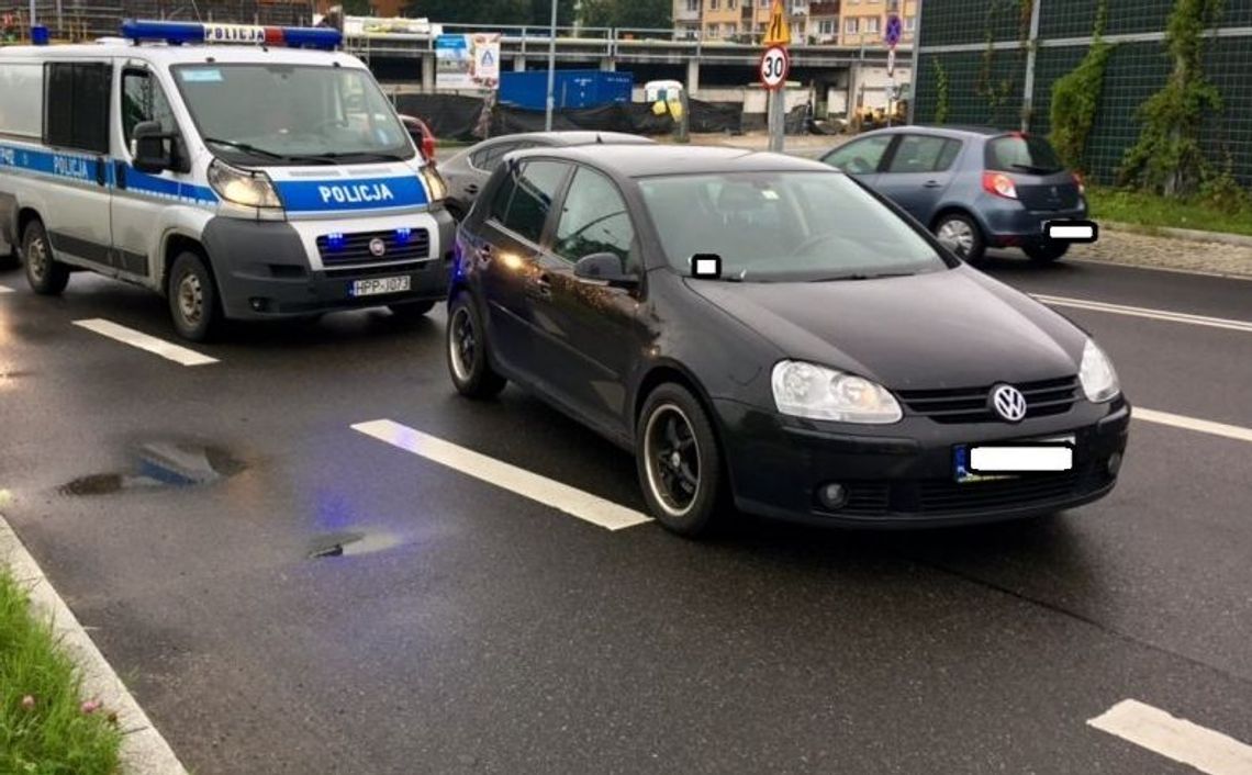 Uciekał, będąc pod wpływem narkotyków. Nie miał prawa jazdy Uciekał, będąc pod wpływem narkotyków. Nie miał prawa jazdy