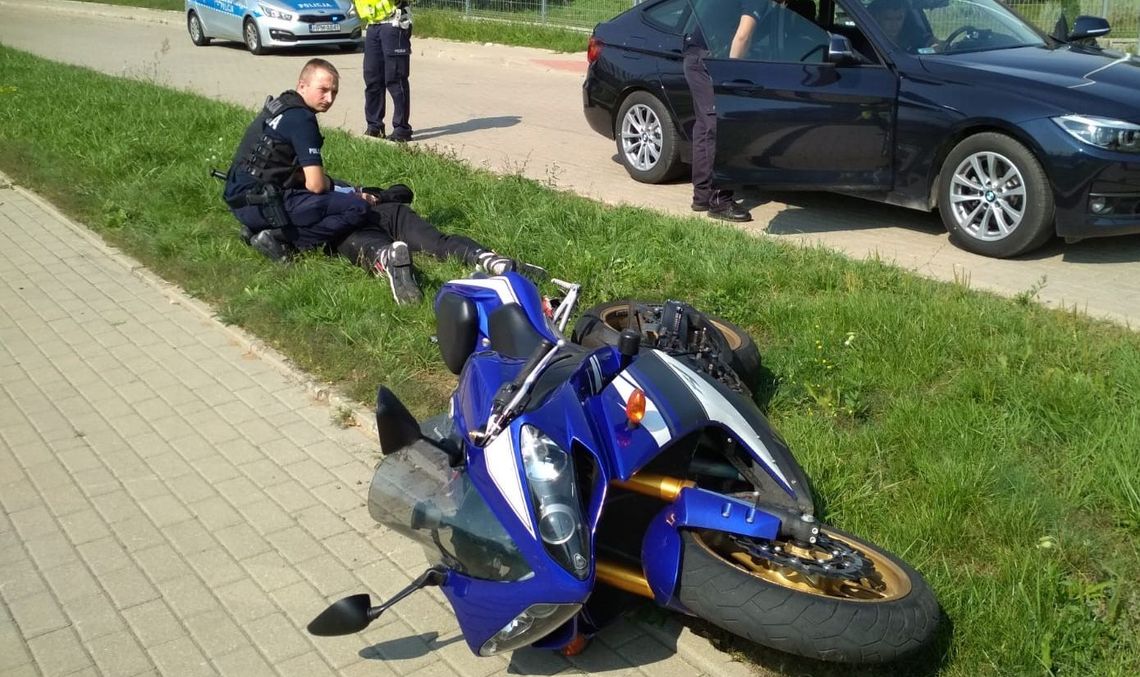 Uciekał z narkotykami na motorze. Miał wiele powodów aby nie dopadła go policja Uciekał z narkotykami na motorze. Miał wiele powodów aby nie dopadła go policja