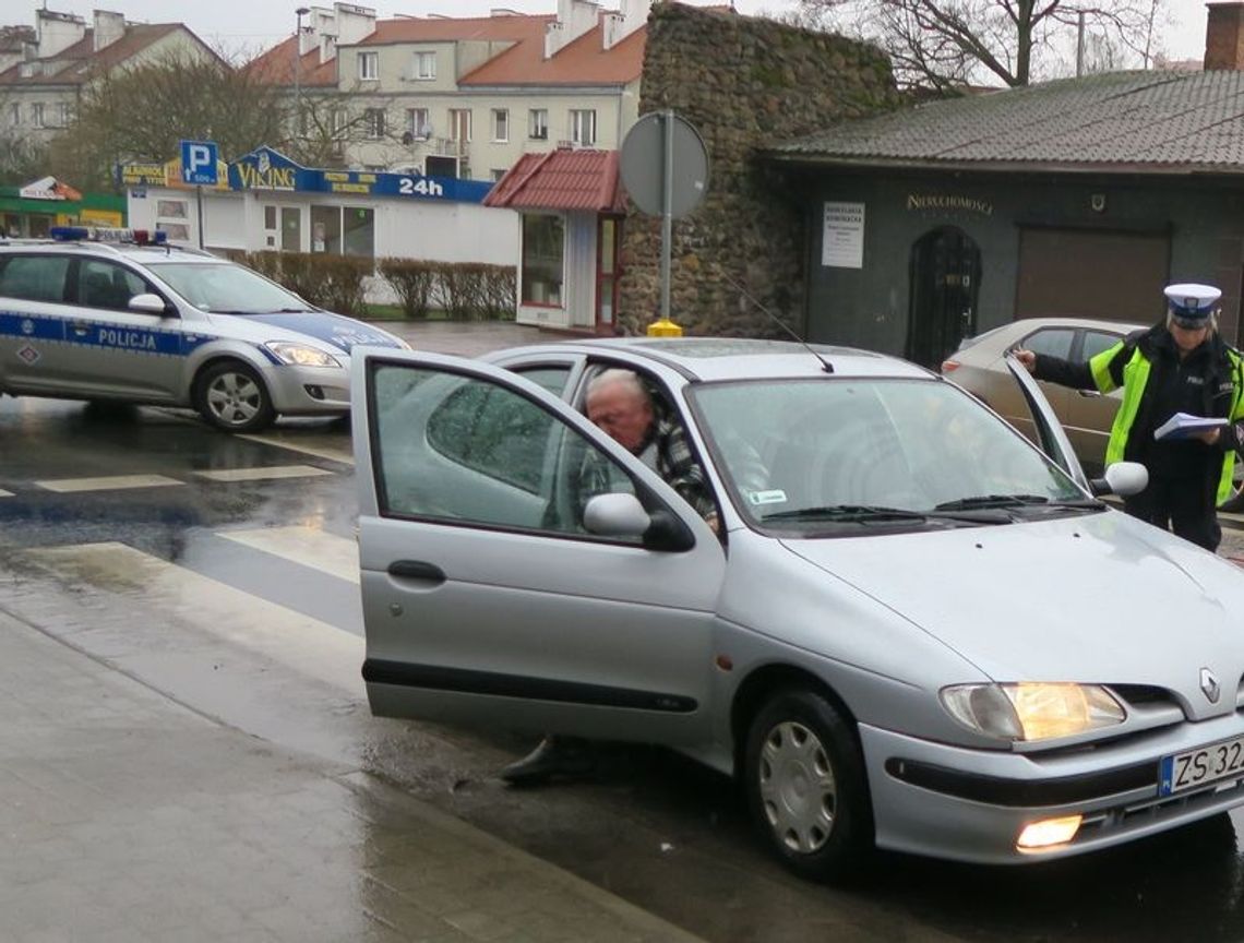 Uderzył w pieszą wprost na pasach. Ranna trafiła do szpitala Uderzył w pieszą wprost na pasach. Ranna trafiła do szpitala