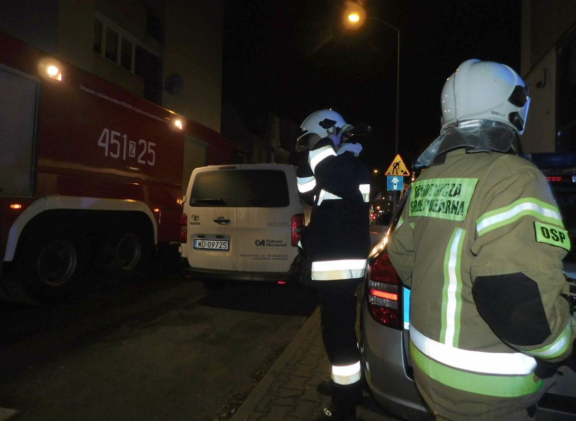 Uderzyła strażaka ratującego jej dobytek. Interweniowała policja