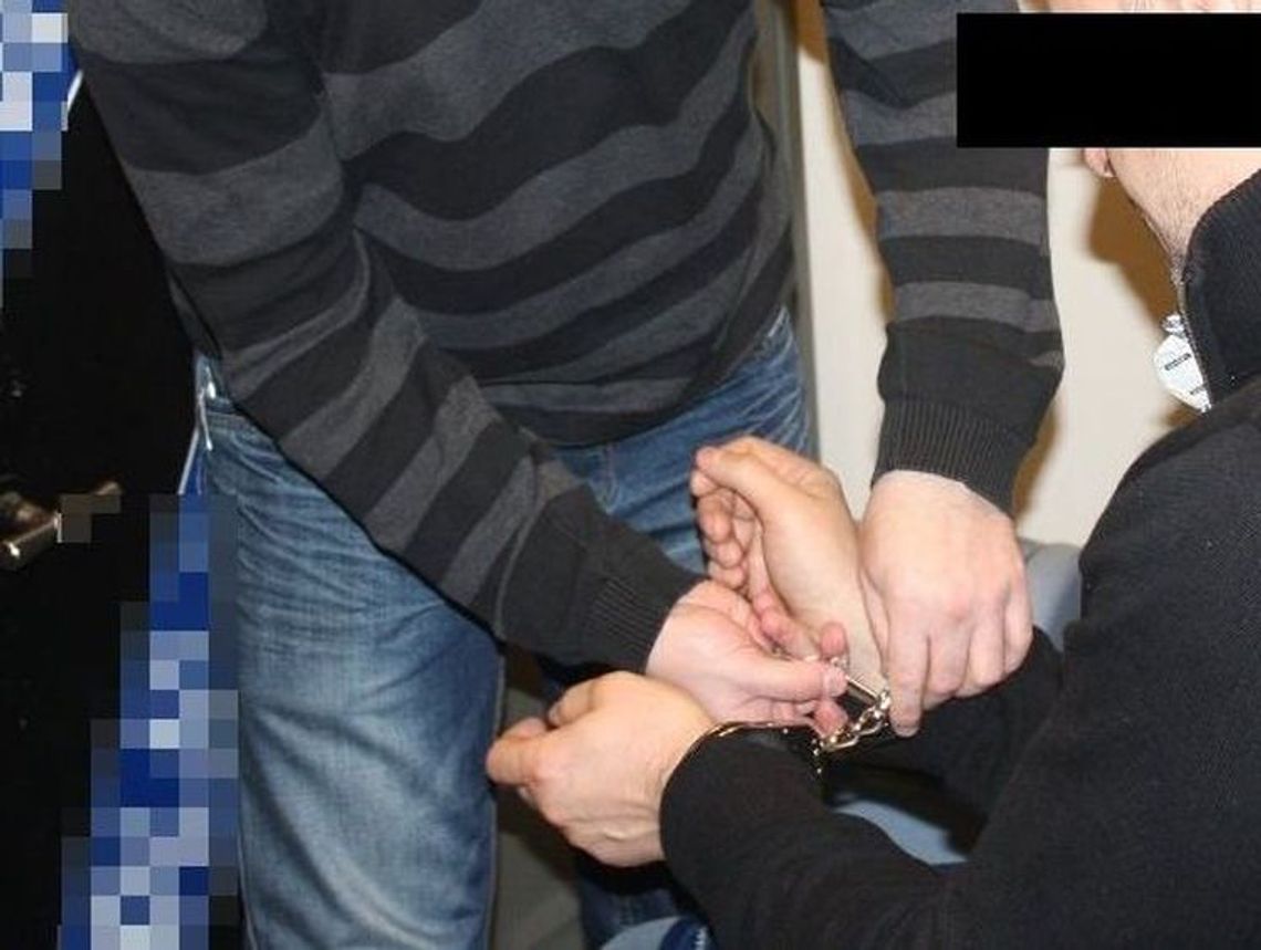 Ukradł kartę bankomatową. Teraz siedzi w areszcie w Gryfinie Ukradł kartę bankomatową. Teraz siedzi w areszcie w Gryfinie