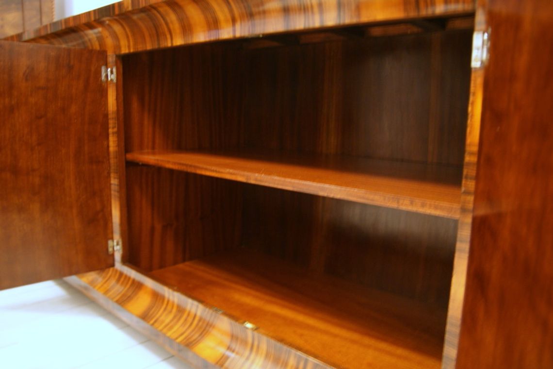 Ukradł pieniądze z barku Ukradł pieniądze z barku