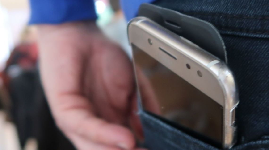 Ukradli telefon w szkolnym autobusie