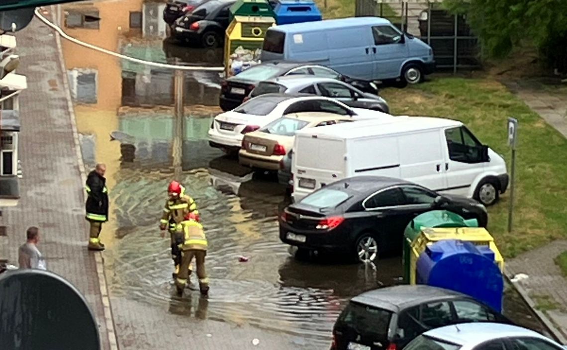 Ulewa spowodowała zalania i podtopienia. Betonoza głównym problemem Ulewa spowodowała zalania i podtopienia. Betonoza głównym problemem