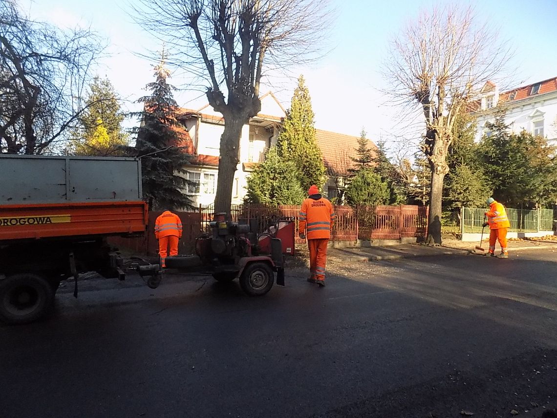 Ulica ma nową nawierzchnię Ulica ma nową nawierzchnię