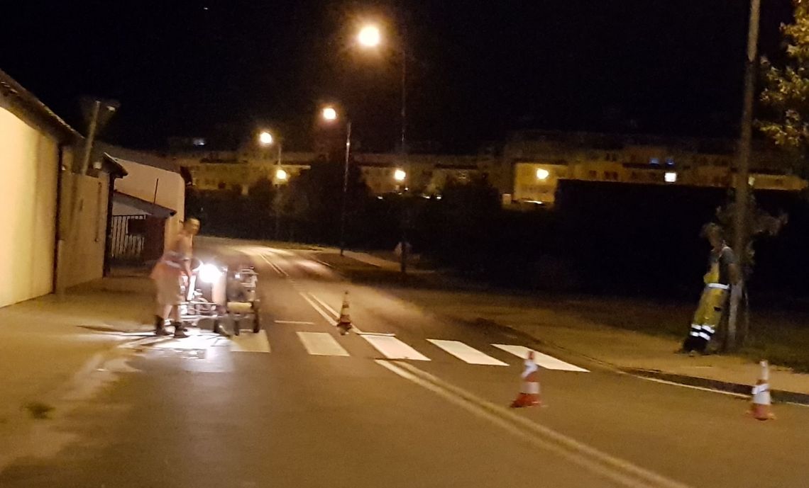 Upały takie, że pasy malują nocą