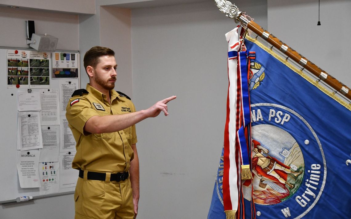 Uroczyście złożył ślubowanie w Komendzie Powiatowej PSP w Gryfinie