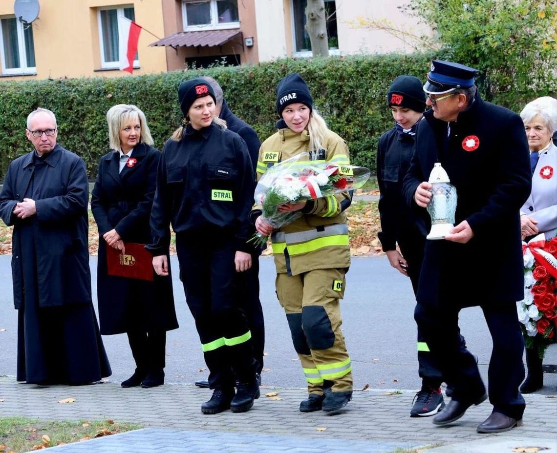 Uroczyste obchody Święta Niepodległości w Gryfinie. Spotkanie z historią, muzyką i Ałbeną Grabowską! Uroczyste obchody Święta Niepodległości w Gryfinie. Spotkanie z historią, muzyką i Ałbeną Grabowską!