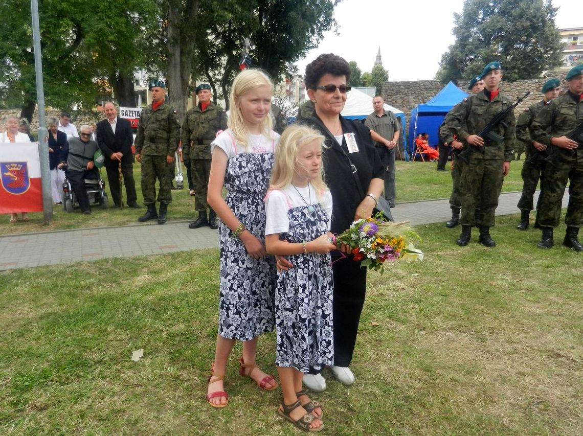 Uroczystość nadania imienia ulicy podczas święta Wojska Polskiego Uroczystość nadania imienia ulicy podczas święta Wojska Polskiego