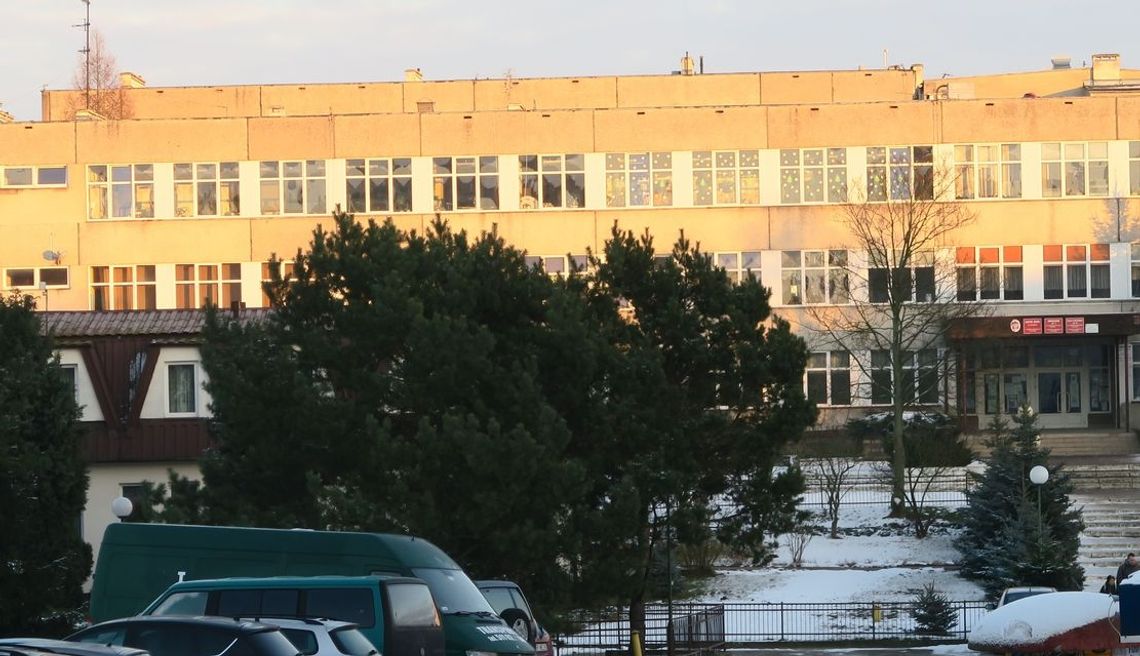 Urząd Marszałkowski wspiera gryfińskie inwestycje. Fundusze unijne na przebudowę ul. Kolejowej i termomodernizację SP nr 3