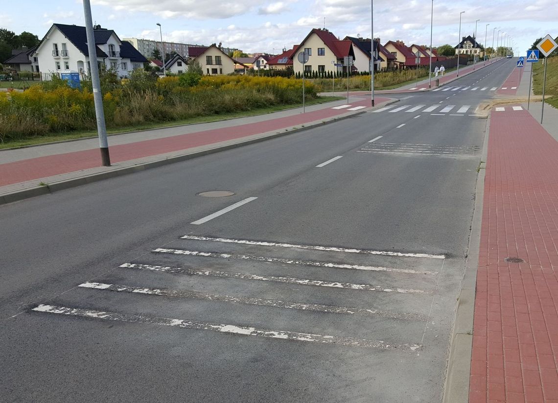 Usunęli wreszcie uciążliwe głośne pasy zamontowane na polecenie wiceburmistrza Usunęli wreszcie uciążliwe głośne pasy zamontowane na polecenie wiceburmistrza