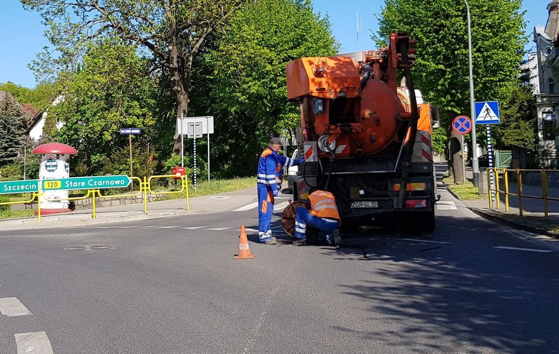Usuwają awarię. Wstrzymany ruch pomiędzy skrzyżowaniami