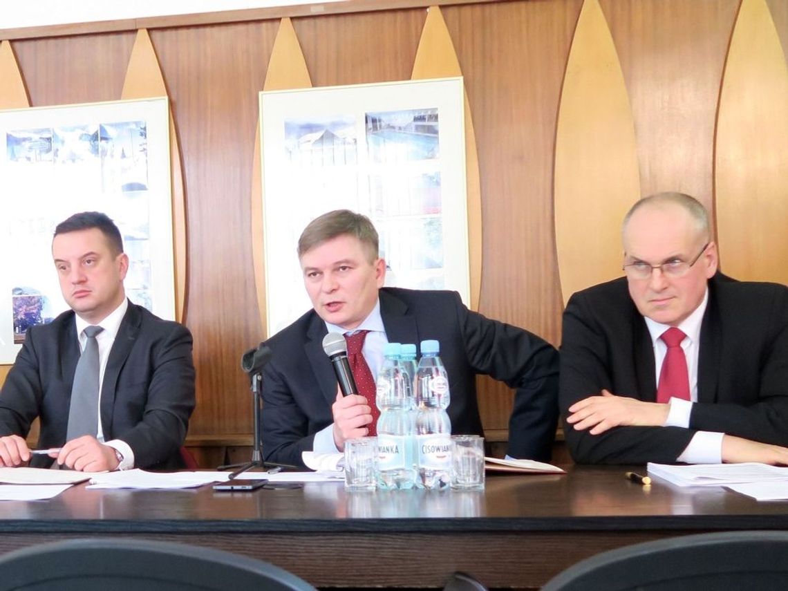 Utrudniają czy ułatwiają sprzedaż lokali komunalnych