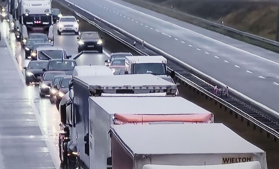 Utrudnienia na drogach powiatu gryfińskiego: Protest rolników i blokady na S3 oraz DW122