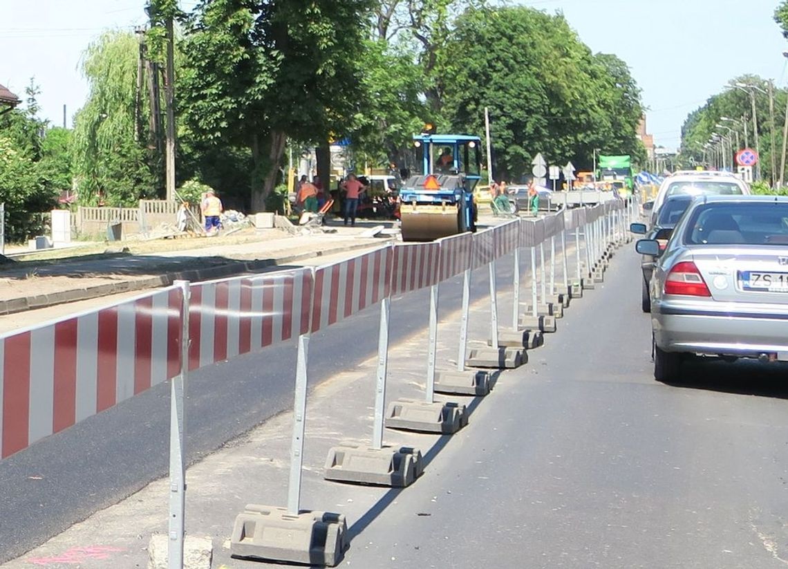 Utrudnienia w ruchu - policja prosi o rozsądek i wyrozumiałość Utrudnienia w ruchu - policja prosi o rozsądek i wyrozumiałość