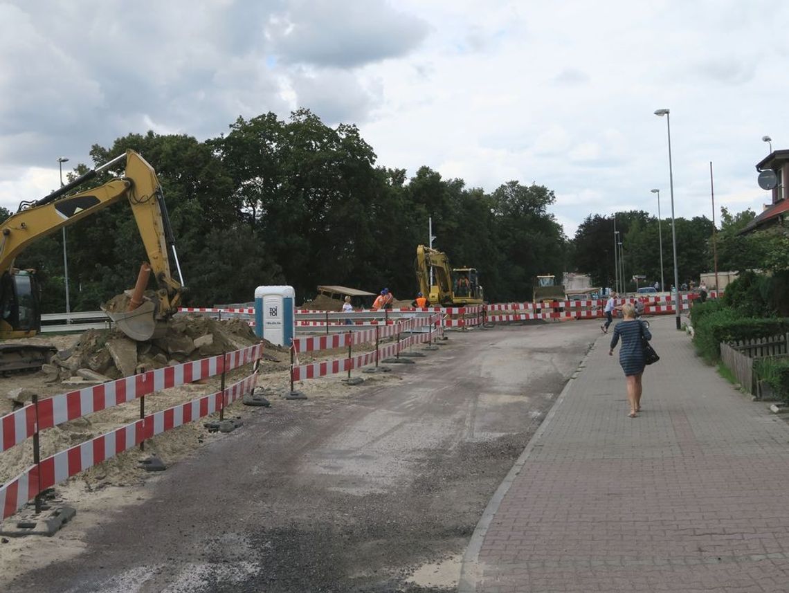 Uwolnili psa, który wpadł do wykopu Uwolnili psa, który wpadł do wykopu