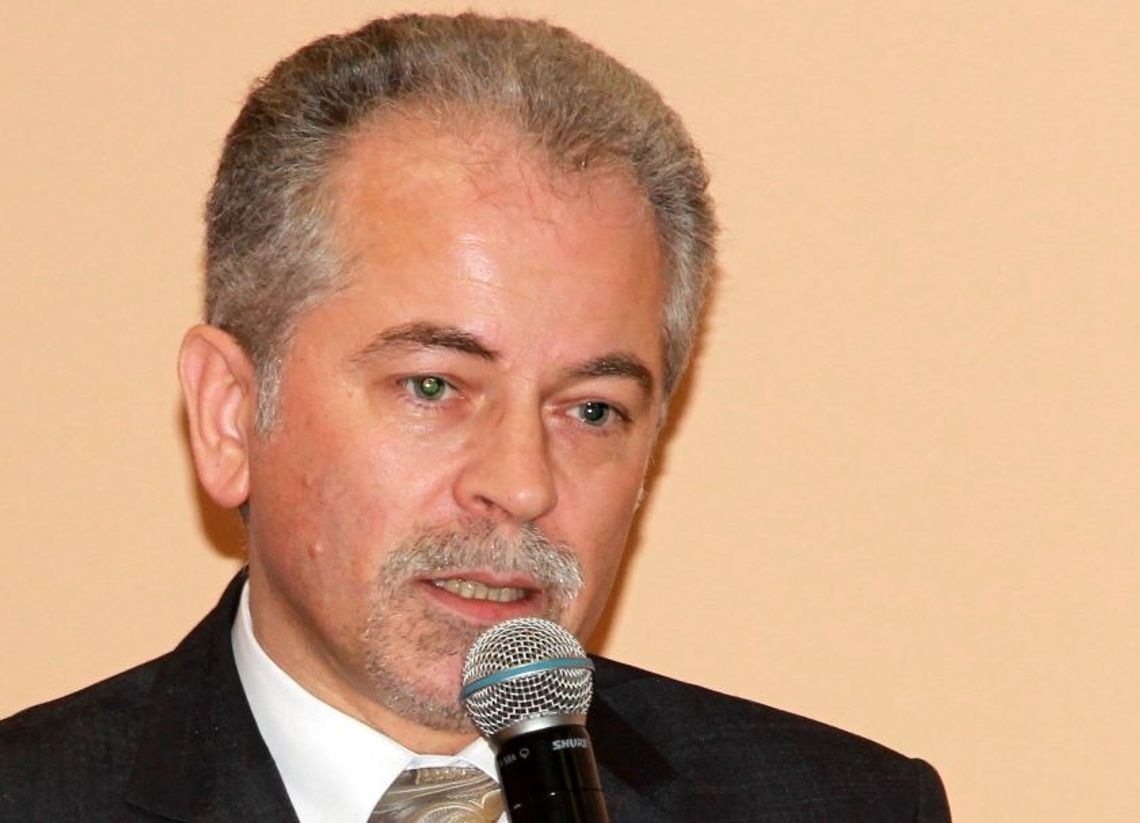 Uzbroić, sprzedać i zredukować, czyli pomysł burmistrza na szybką kasę Uzbroić, sprzedać i zredukować, czyli pomysł burmistrza na szybką kasę