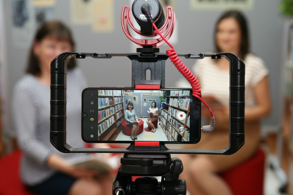 W Gryfinie czytano „Moralność pani Dulskiej”. Bibliotekę w Narodowym Czytaniu wsparło PGE GiEK [WIDEO]